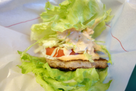 Mos Burger新食法！生菜漢堡？