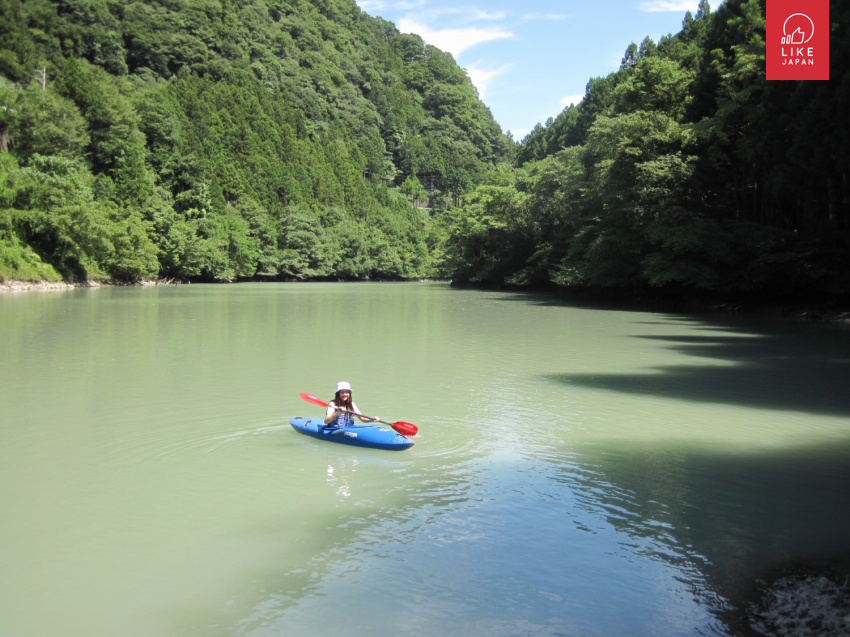 【東京近郊之旅】《奧多摩・多麼美 の 白丸湖划個靚艇！》