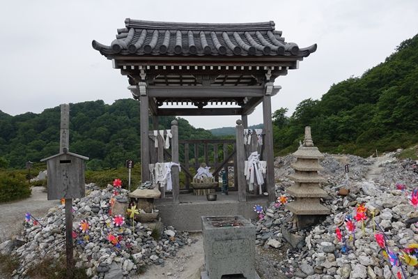 日本三大靈場之一     探索幽靜嘅黃泉邊界：恐山