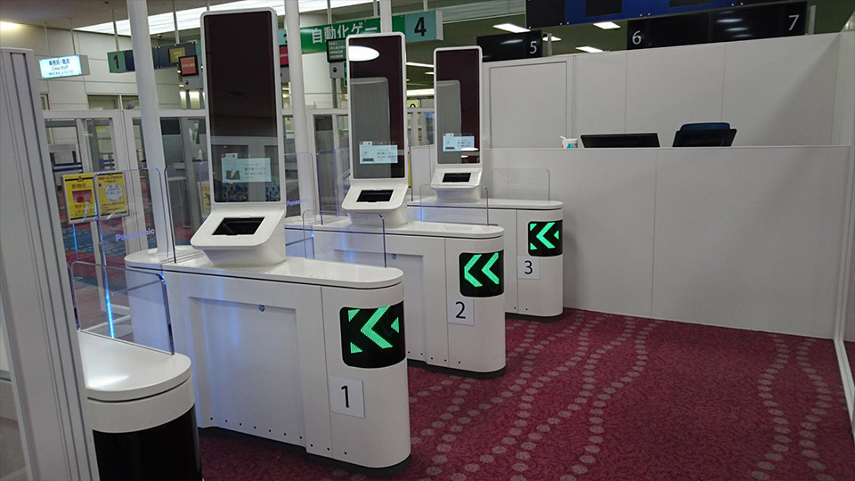  10秒過關 日本出境新科技！全國7機場新增 外籍人士出境專用 臉部認證閘門