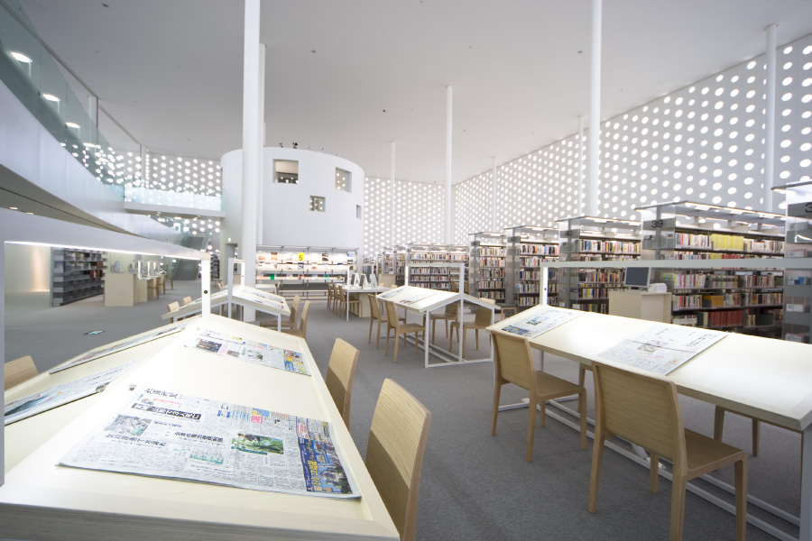 「白色圖書館」絕美設計的日本金澤海未來圖書館