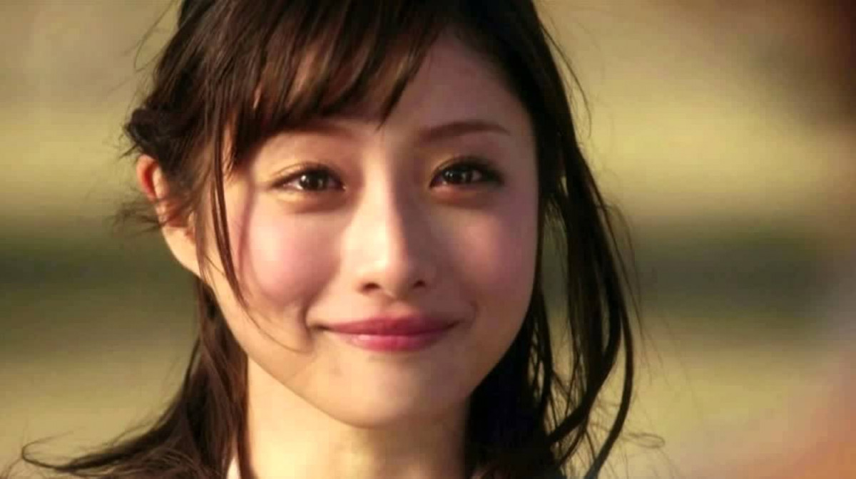 日本網友以地上最強女生石原聰美作例 教女生約會要點