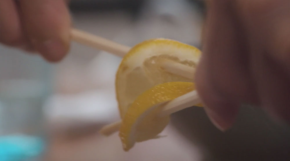 竟然可以這樣！？《孤獨的美食家》中五郎使出意外的擠檸檬方法