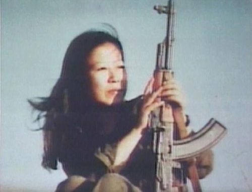 日本恐怖組織赤軍最高幹部「重信房子」20年後出獄：領導綁架、劫機、亂槍掃射恐怖活動的「魔女」